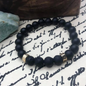 Onyx bracelet with lava stone